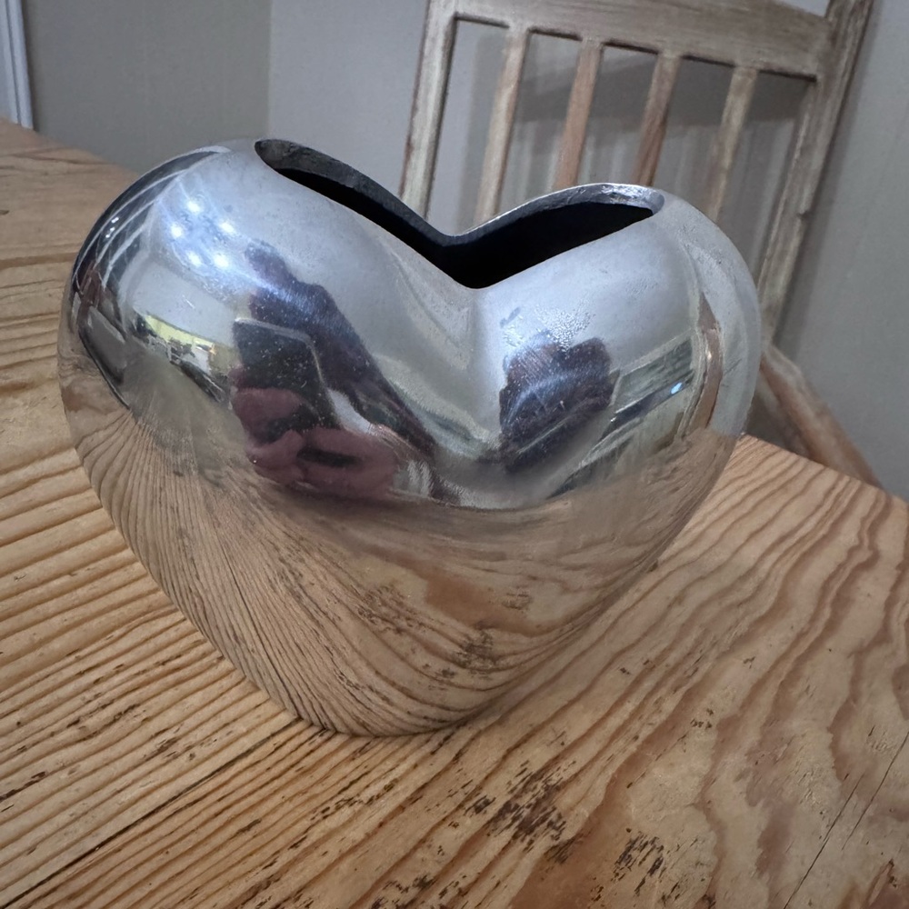 Nima Oberoi Lunares Polished Aluminum Silver Heart-Shaped Vase